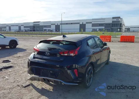 2020 Hyundai Veloster Turbo z USA, uszkodzony, nr VIN KMHTH6AB2LU022387